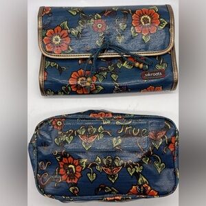 Sakroots Hanging Travel Bag Cosmetic Makeup Case Organizer Navy Blue Floral Read